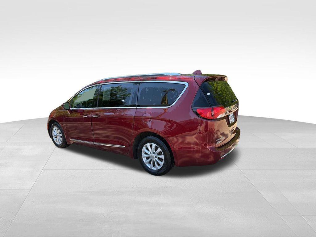 used 2019 Chrysler Pacifica car, priced at $11,192
