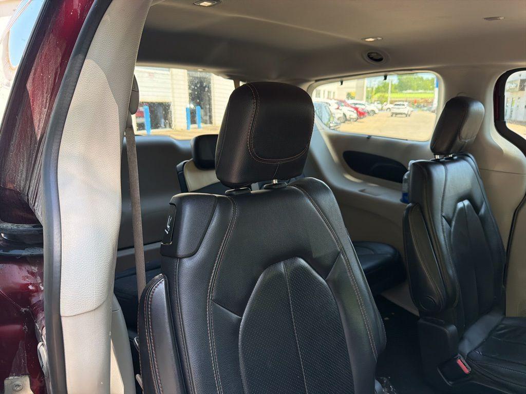 used 2019 Chrysler Pacifica car, priced at $11,192