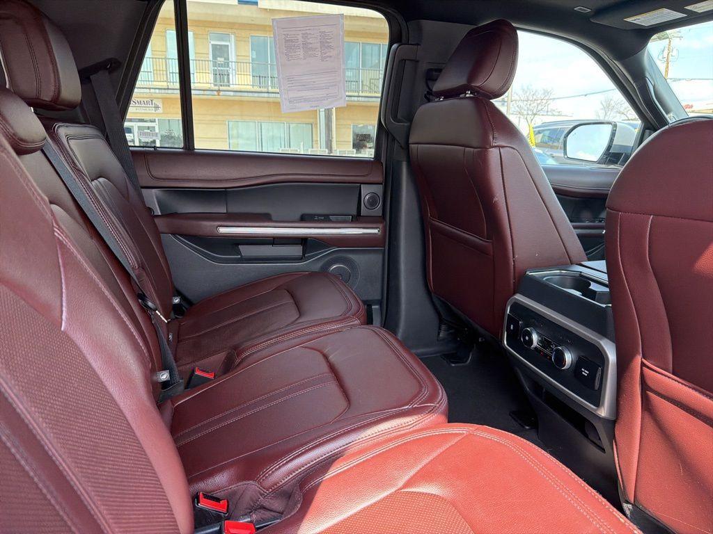 used 2024 Ford Expedition car, priced at $44,403