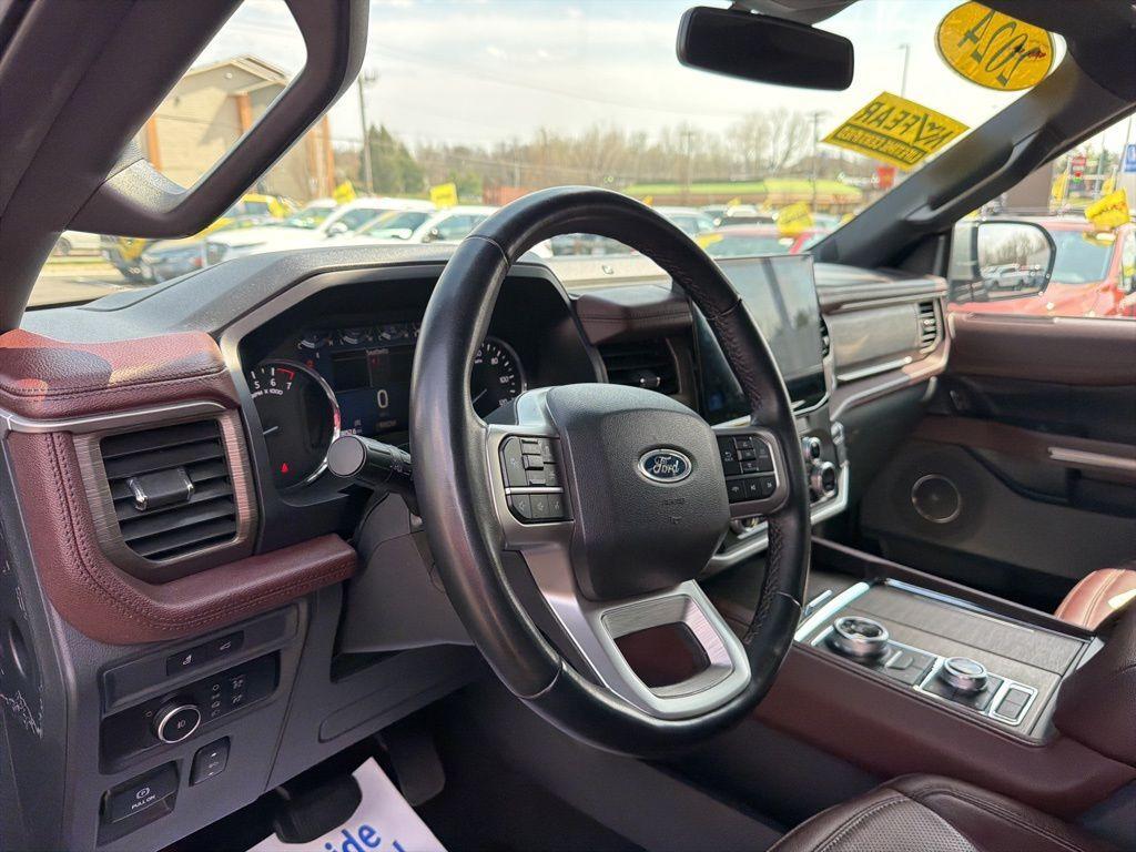 used 2024 Ford Expedition car, priced at $44,403