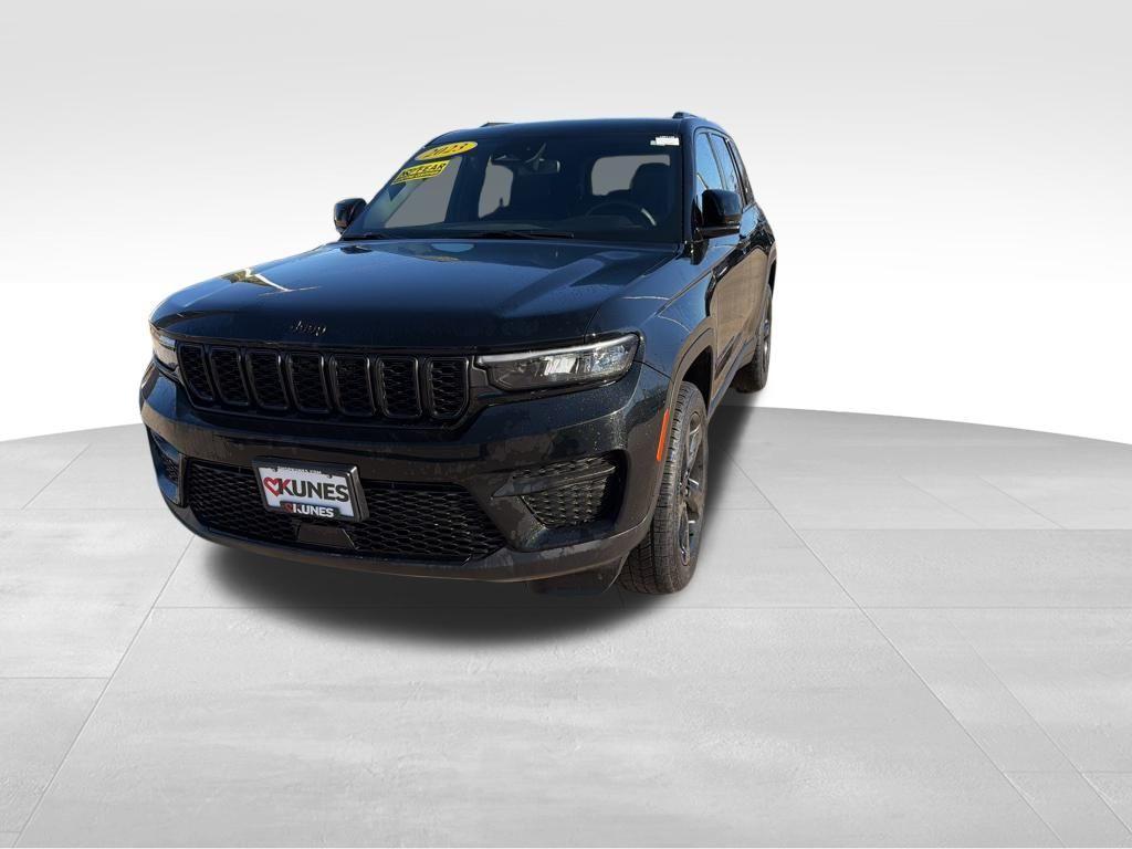 used 2023 Jeep Grand Cherokee car, priced at $29,412