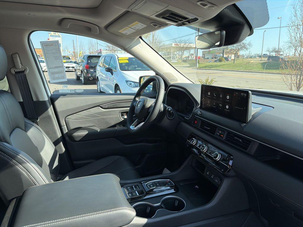 new 2026 Honda Pilot car, priced at $54,657