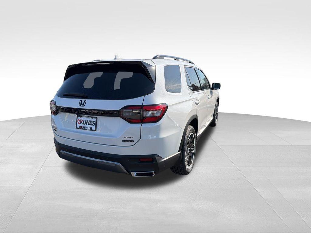 new 2026 Honda Pilot car, priced at $54,657