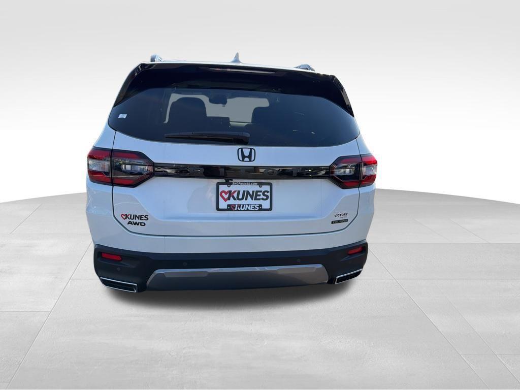 new 2026 Honda Pilot car, priced at $54,657
