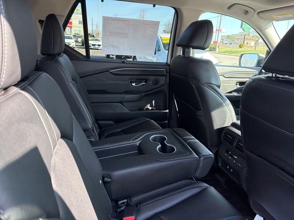 new 2026 Honda Pilot car, priced at $54,657