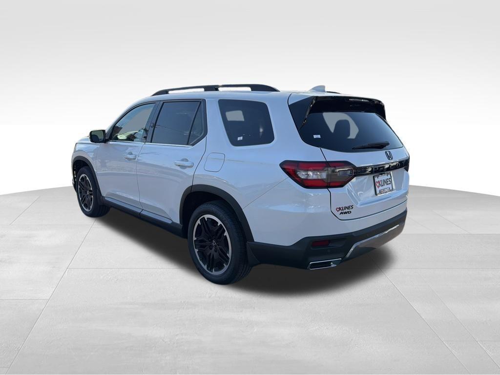 new 2026 Honda Pilot car, priced at $54,657