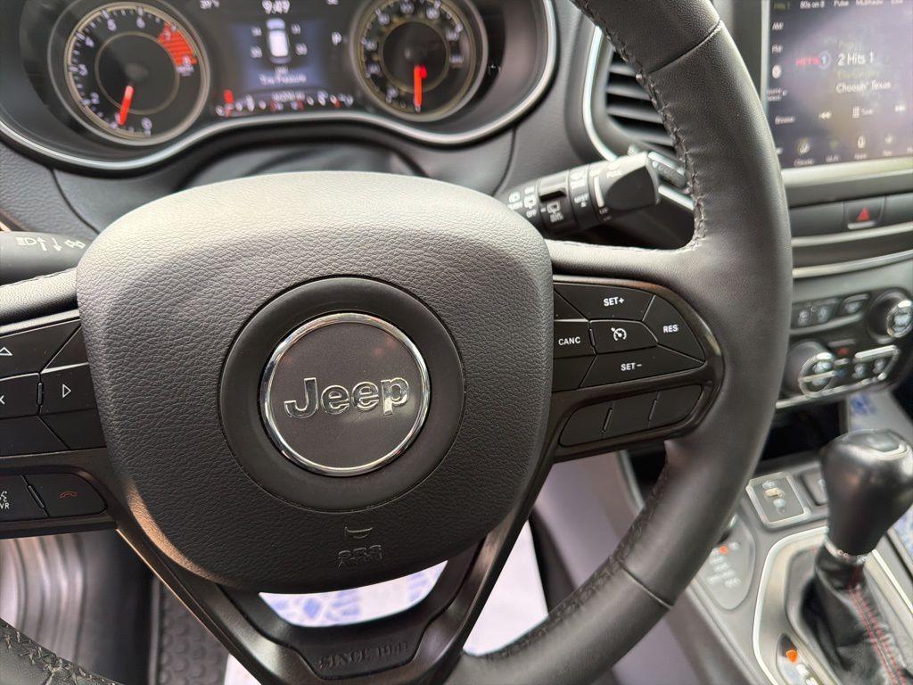 used 2022 Jeep Cherokee car, priced at $21,903