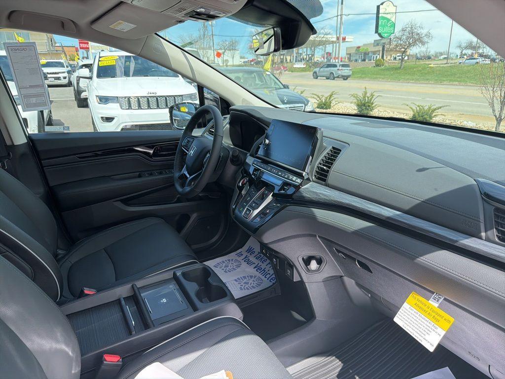 new 2026 Honda Odyssey car, priced at $54,057