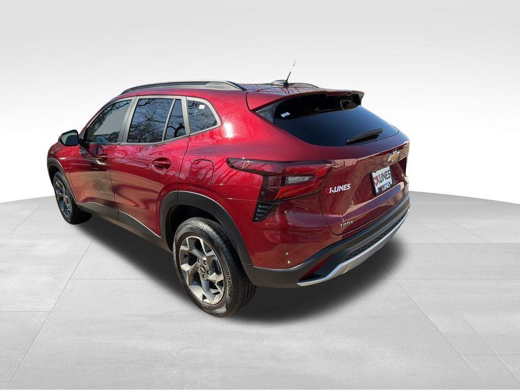used 2025 Chevrolet Trax car, priced at $21,403