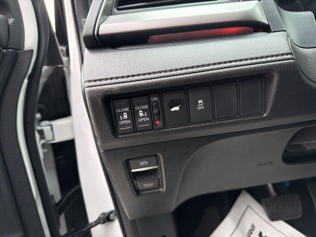new 2026 Honda Odyssey car, priced at $45,757