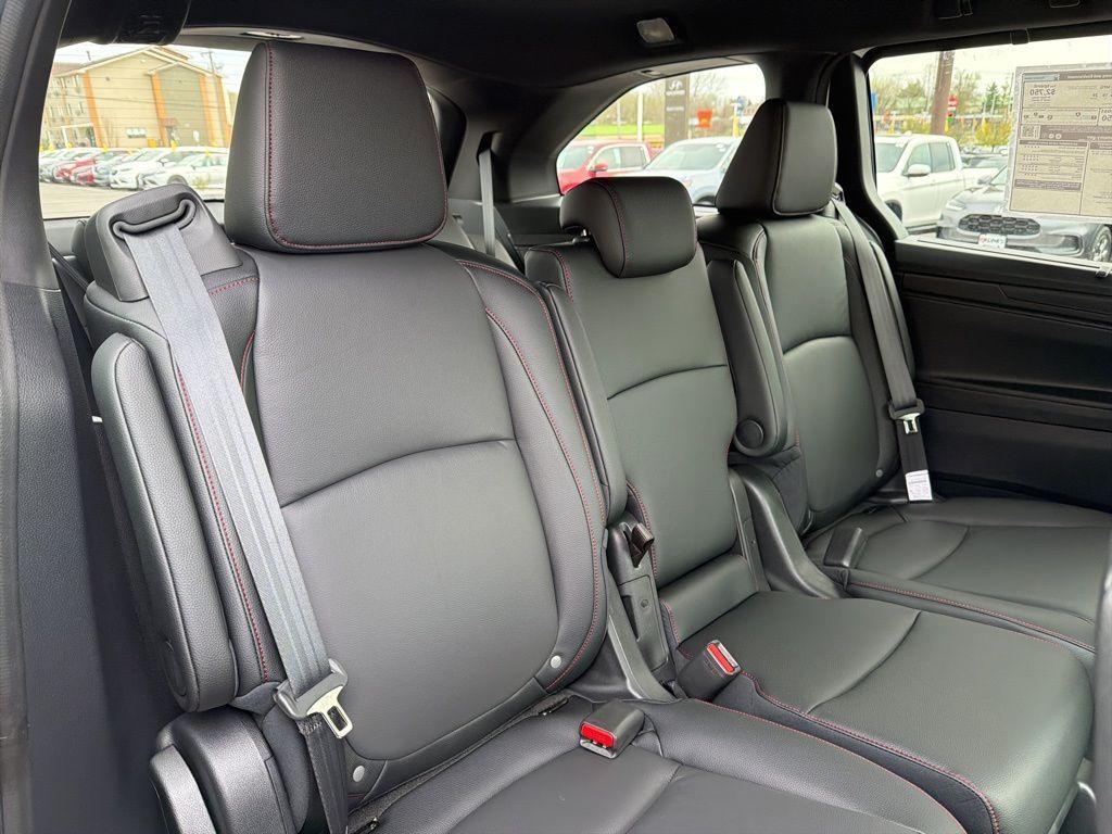 new 2026 Honda Odyssey car, priced at $45,757