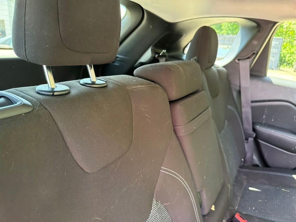 used 2019 Jeep Cherokee car, priced at $14,470