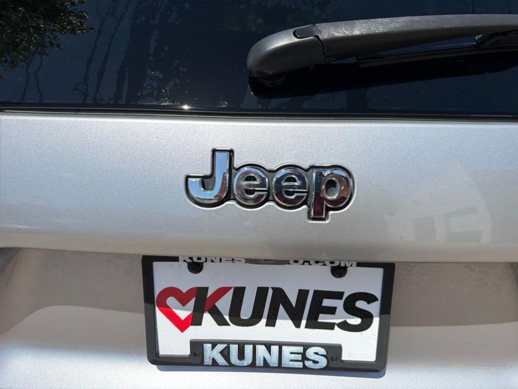 used 2019 Jeep Cherokee car, priced at $14,470