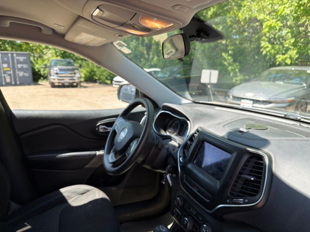 used 2019 Jeep Cherokee car, priced at $14,470