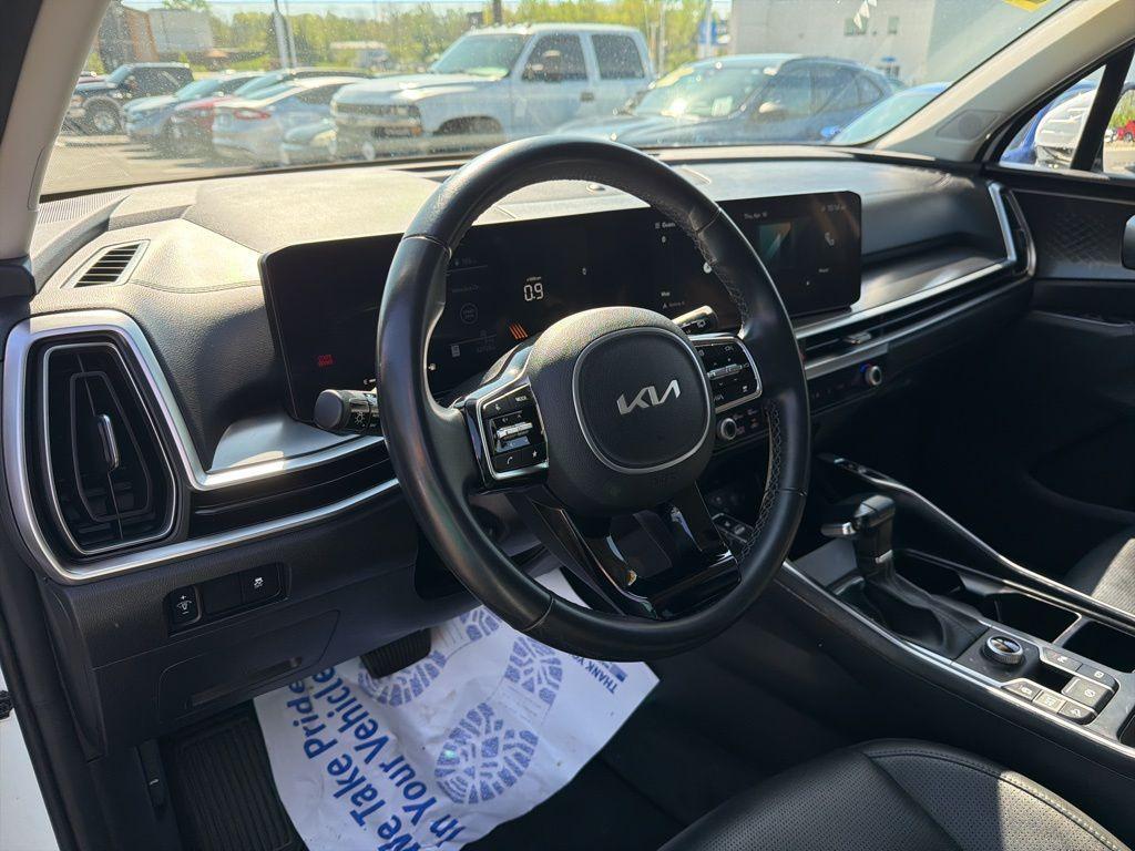 used 2024 Kia Sorento car, priced at $27,412