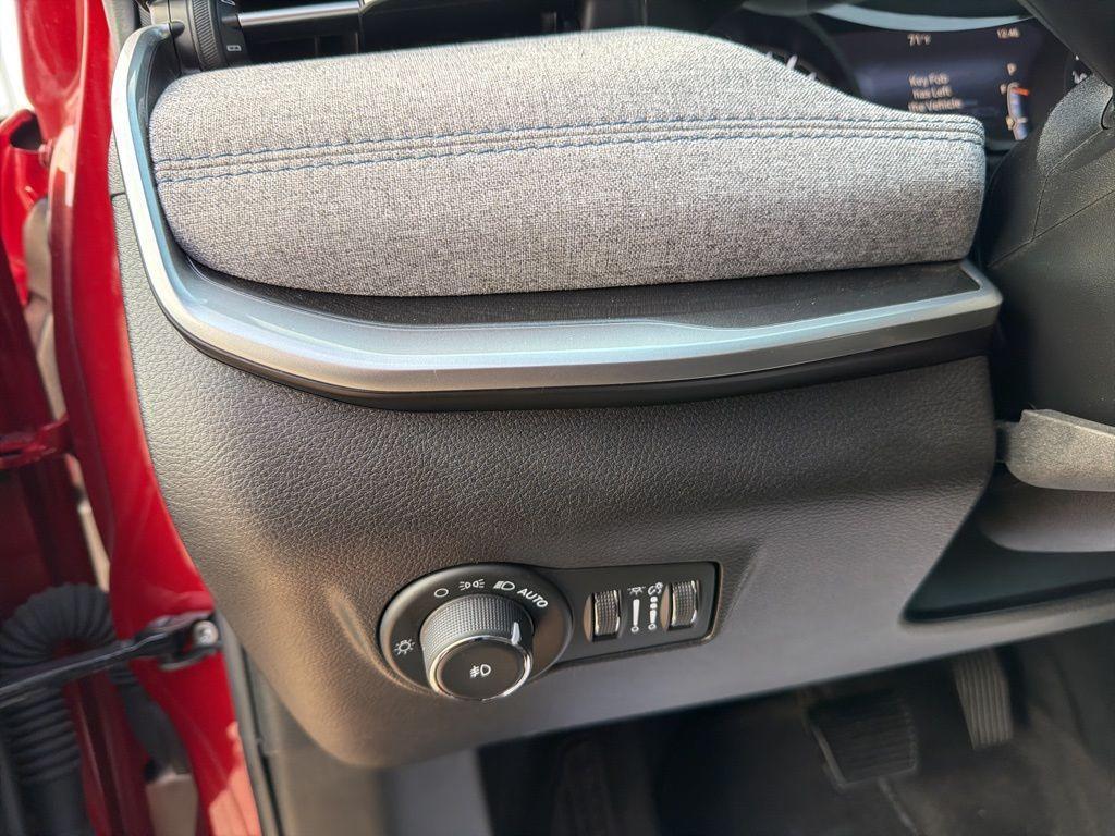 used 2025 Jeep Compass car, priced at $22,212