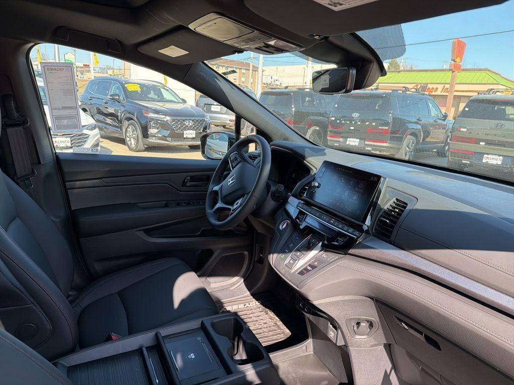 new 2026 Honda Odyssey car, priced at $45,302