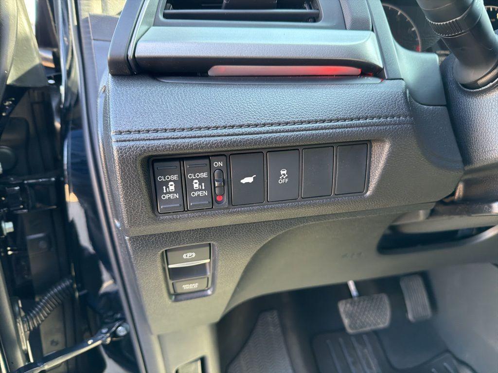 new 2026 Honda Odyssey car, priced at $45,302