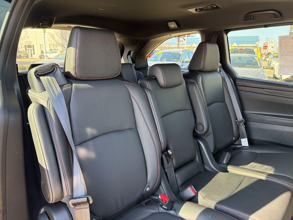 new 2026 Honda Odyssey car, priced at $45,302