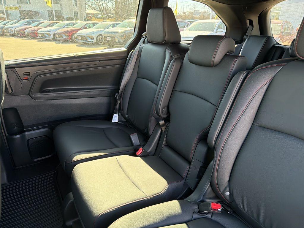 new 2026 Honda Odyssey car, priced at $45,302