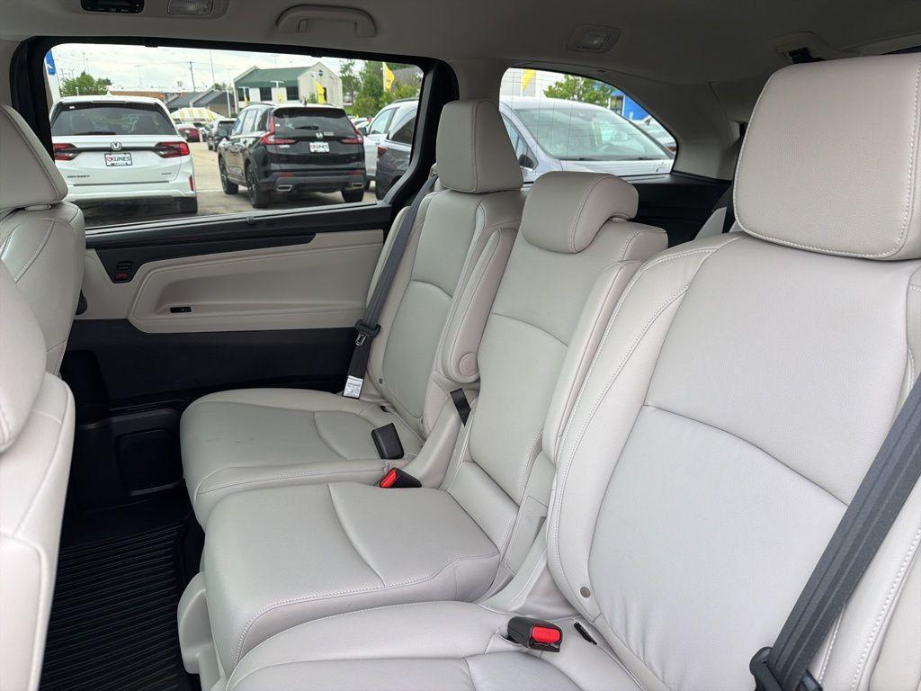 new 2026 Honda Odyssey car, priced at $44,202