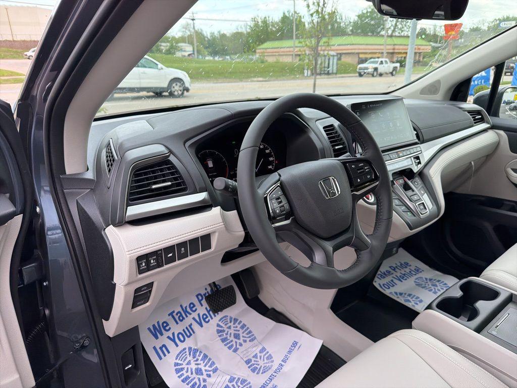 new 2026 Honda Odyssey car, priced at $44,202