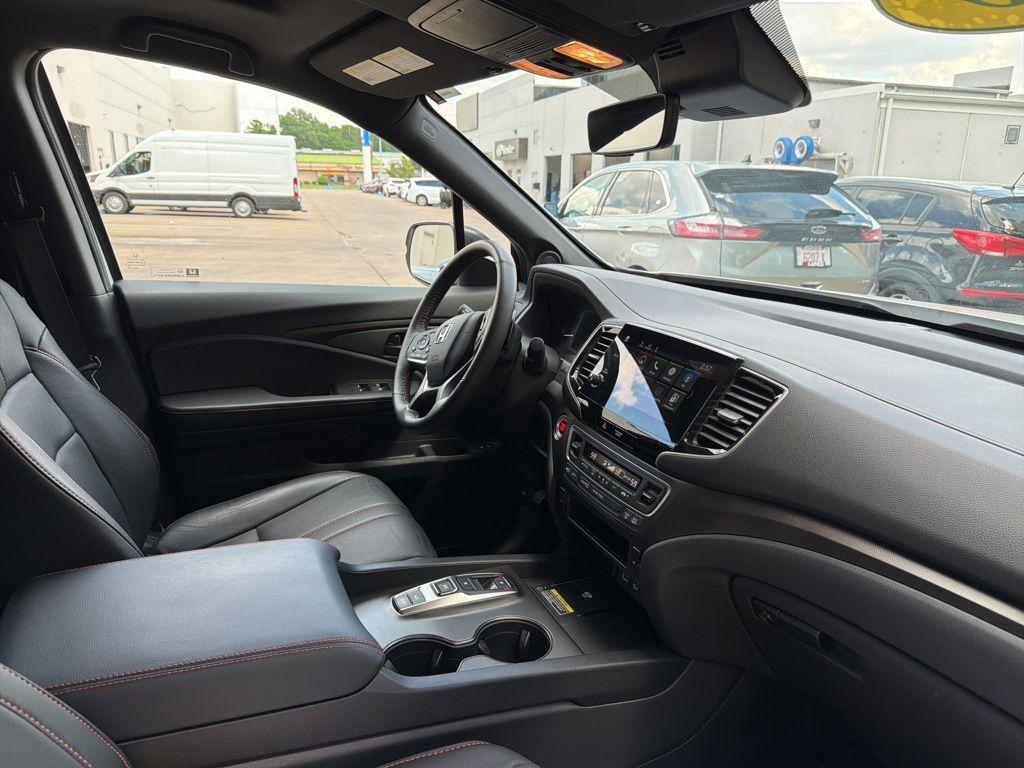 used 2025 Honda Passport car, priced at $39,903
