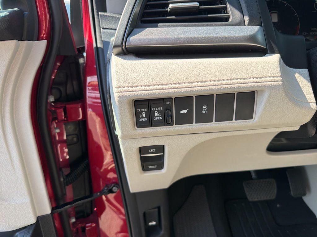new 2026 Honda Odyssey car, priced at $44,657