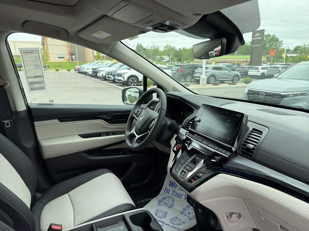 new 2026 Honda Odyssey car, priced at $53,602