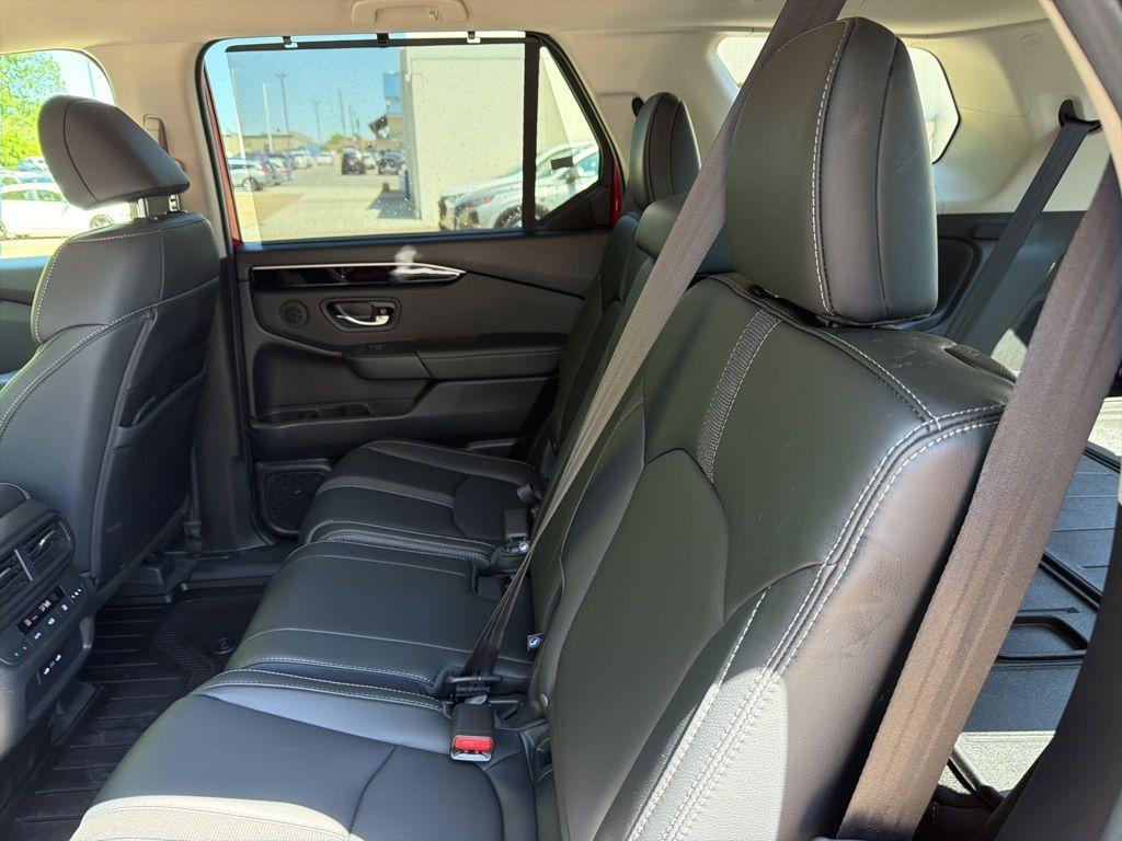 used 2025 Honda Pilot car, priced at $44,180