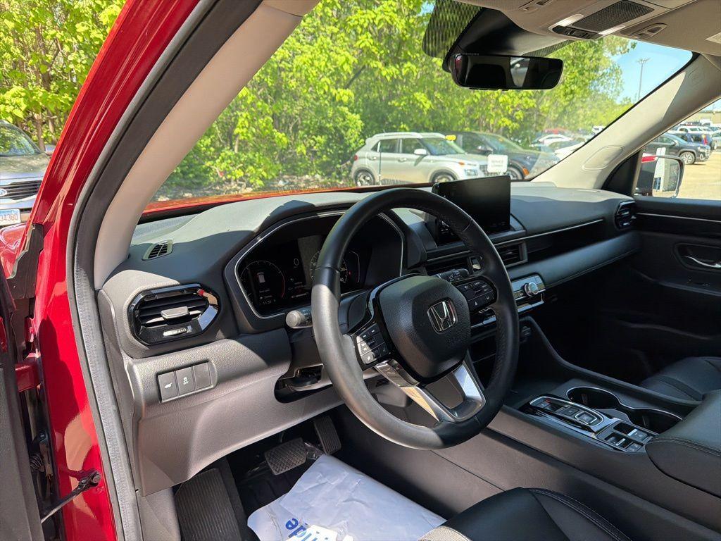 used 2025 Honda Pilot car, priced at $44,180