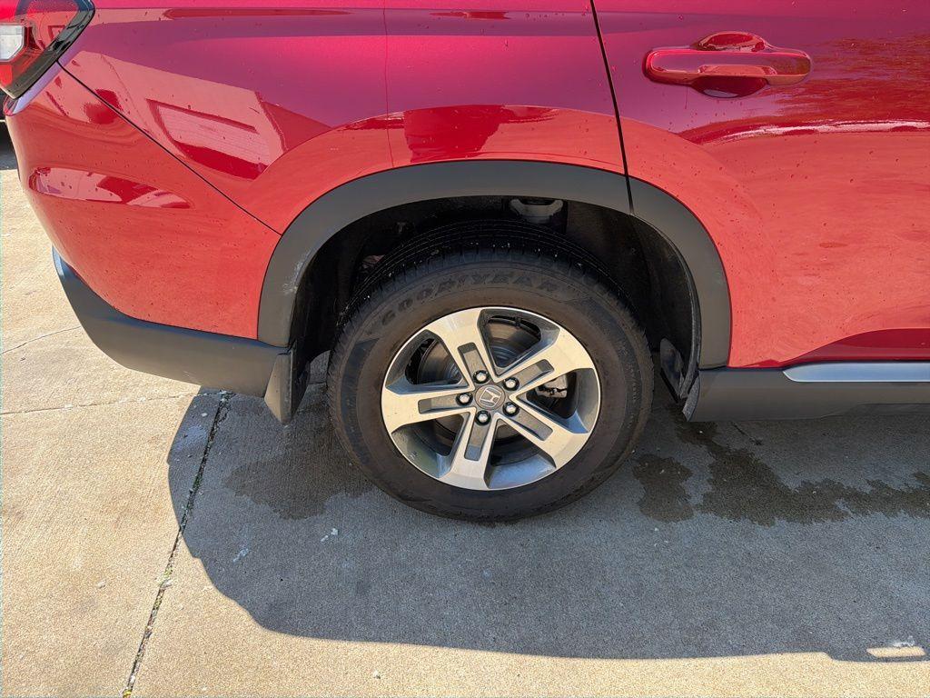 used 2025 Honda Pilot car, priced at $44,180