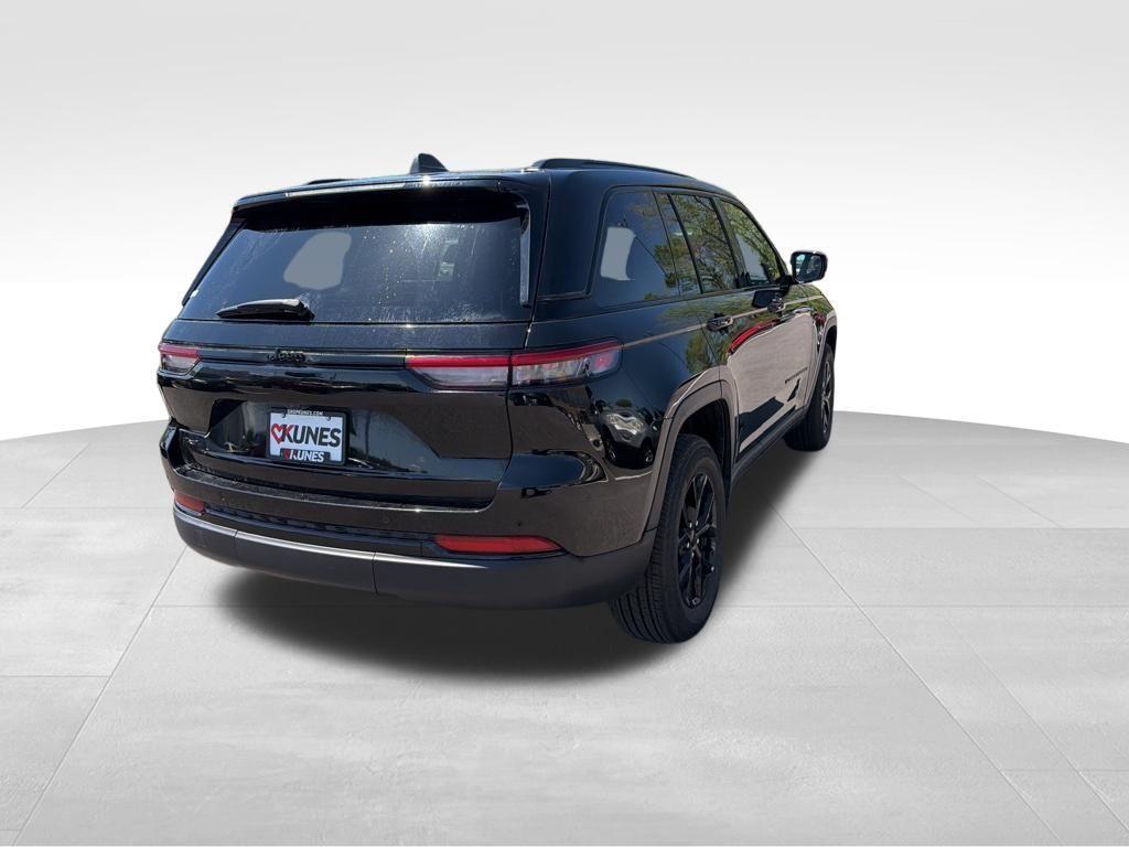 used 2025 Jeep Grand Cherokee car, priced at $32,403