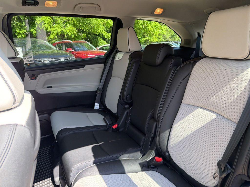 new 2026 Honda Odyssey car, priced at $53,967