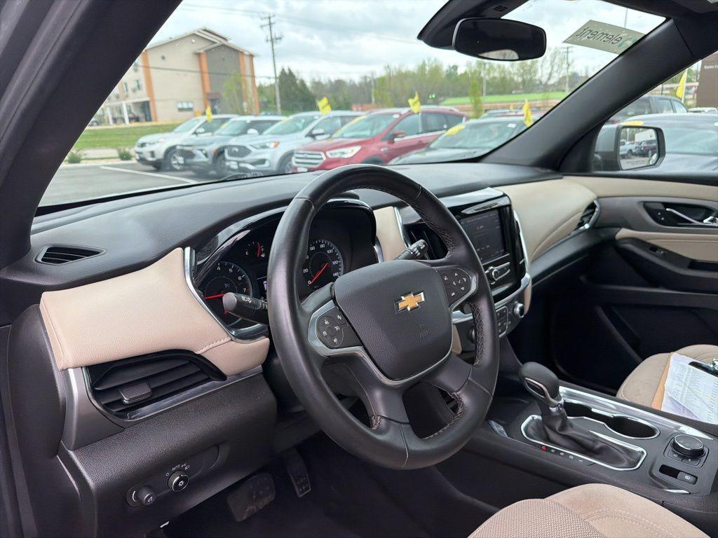 used 2023 Chevrolet Traverse car, priced at $26,912