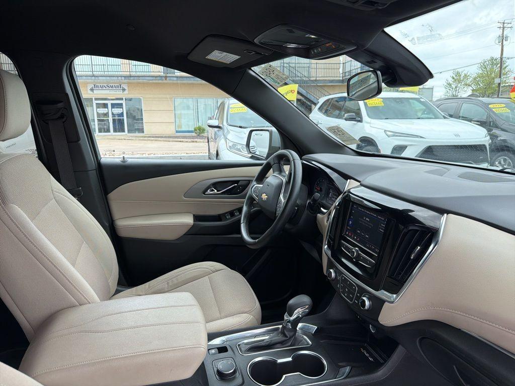 used 2023 Chevrolet Traverse car, priced at $26,912