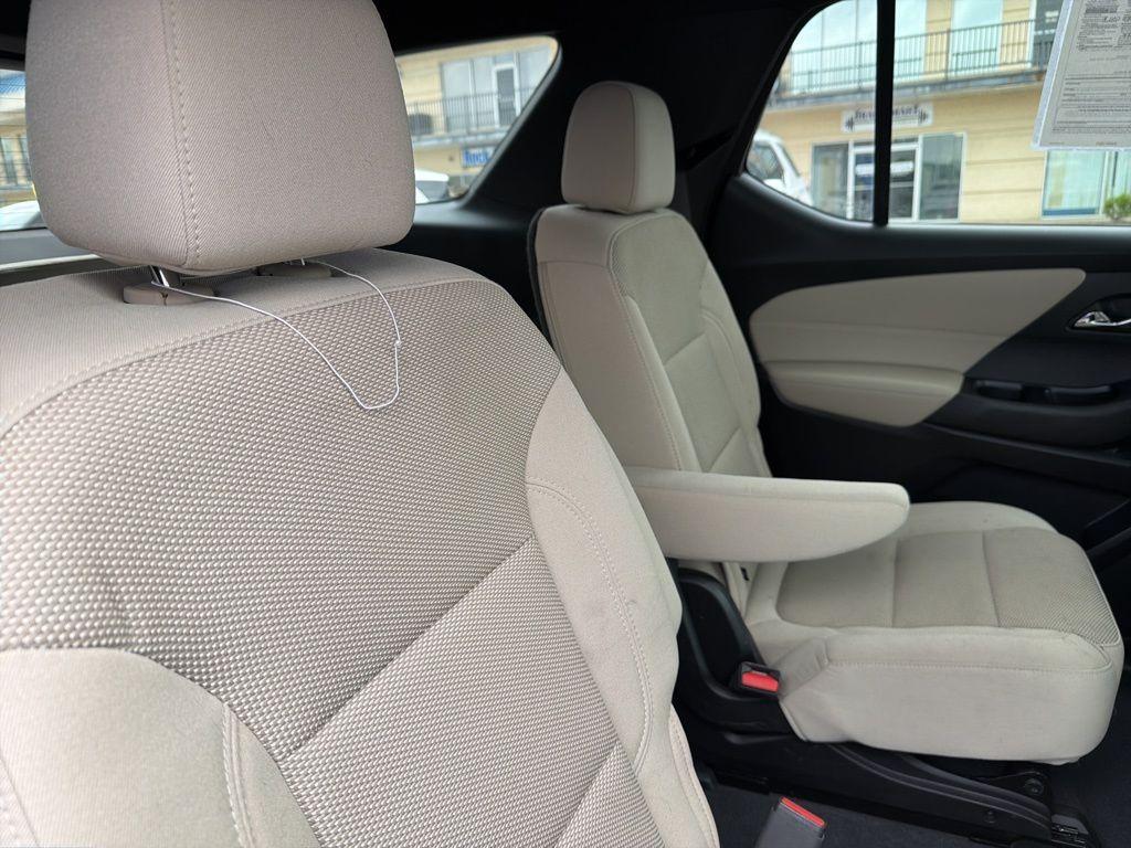used 2023 Chevrolet Traverse car, priced at $26,912