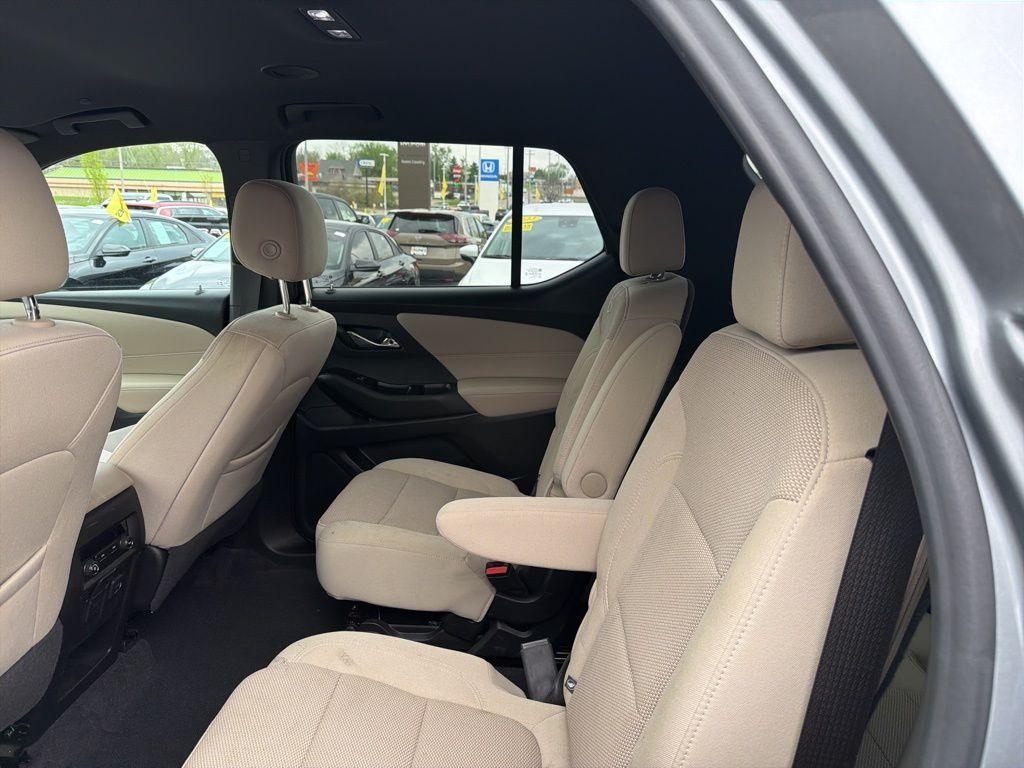 used 2023 Chevrolet Traverse car, priced at $26,912