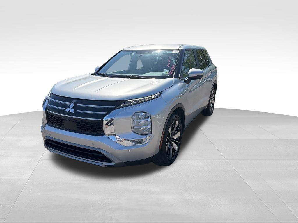 used 2025 Mitsubishi Outlander car, priced at $24,903