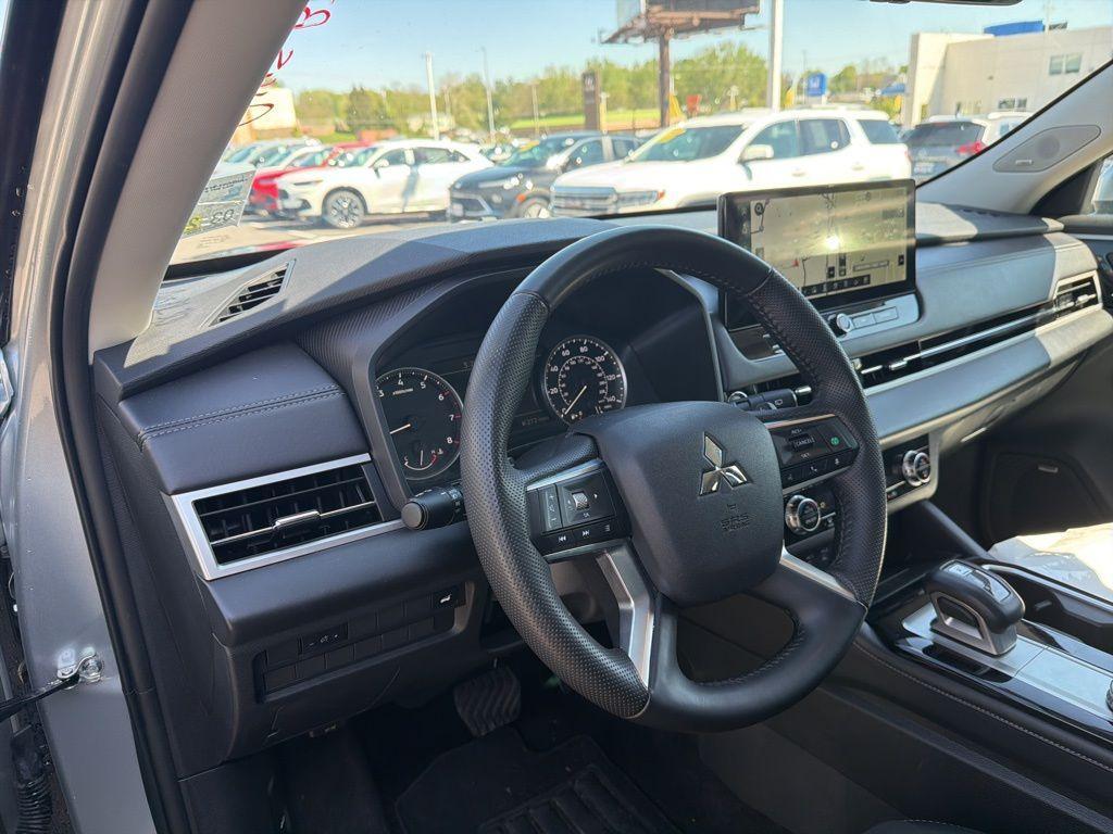 used 2025 Mitsubishi Outlander car, priced at $24,903