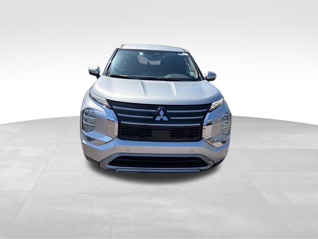 used 2025 Mitsubishi Outlander car, priced at $24,903