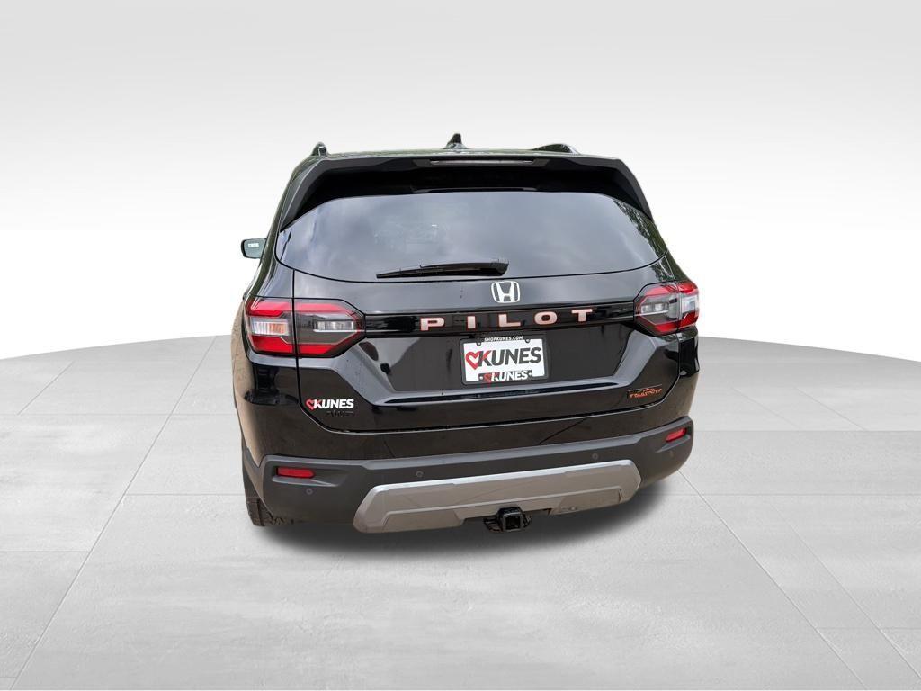 new 2026 Honda Pilot car, priced at $52,302