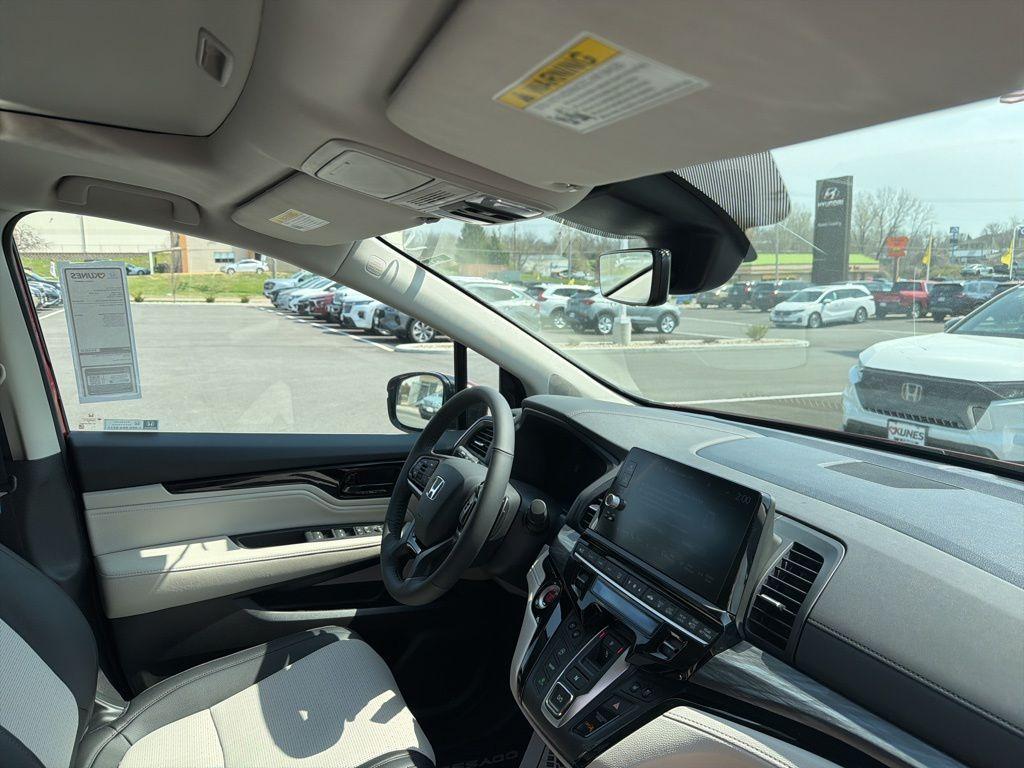 new 2026 Honda Odyssey car, priced at $54,057