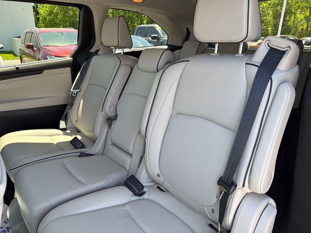 used 2025 Honda Odyssey car, priced at $40,975
