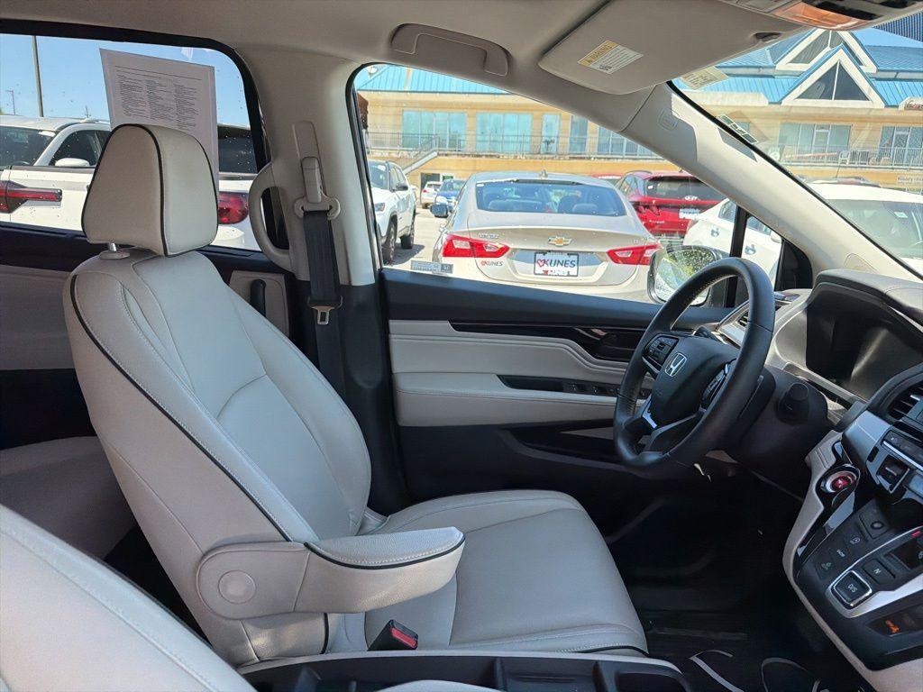 used 2025 Honda Odyssey car, priced at $40,975