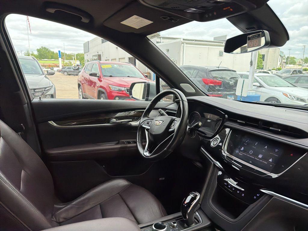 used 2022 Cadillac XT6 car, priced at $32,712
