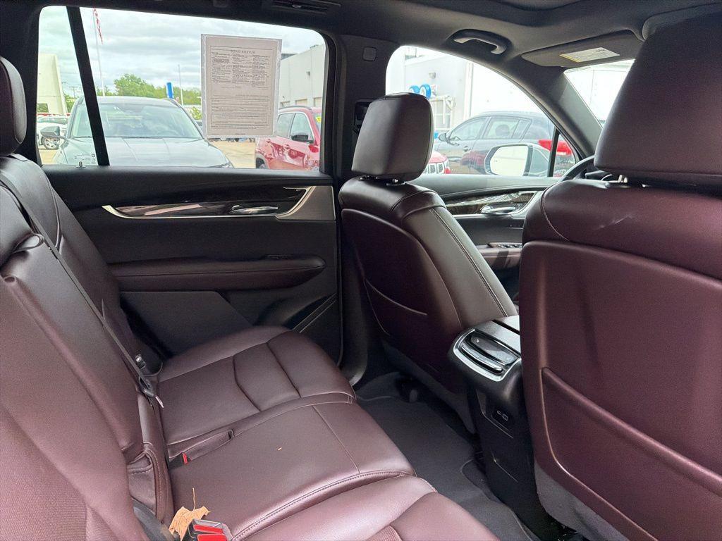 used 2022 Cadillac XT6 car, priced at $32,712