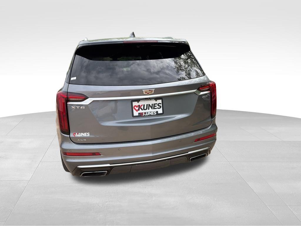 used 2022 Cadillac XT6 car, priced at $32,712