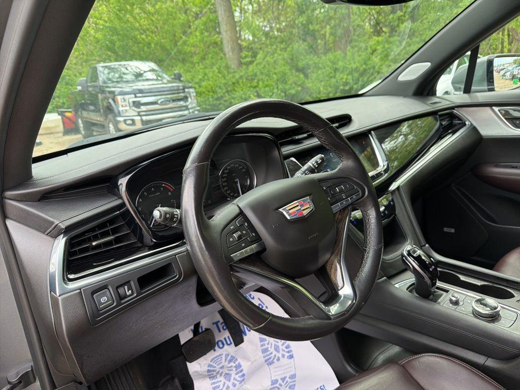 used 2022 Cadillac XT6 car, priced at $32,712