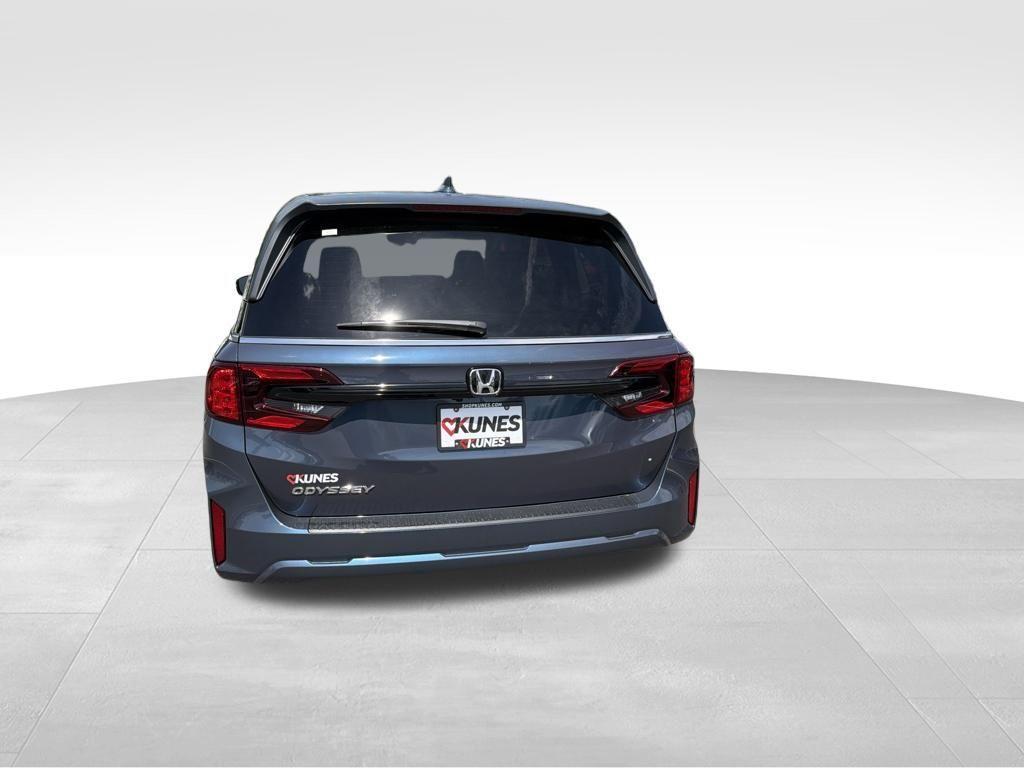 new 2026 Honda Odyssey car, priced at $44,202